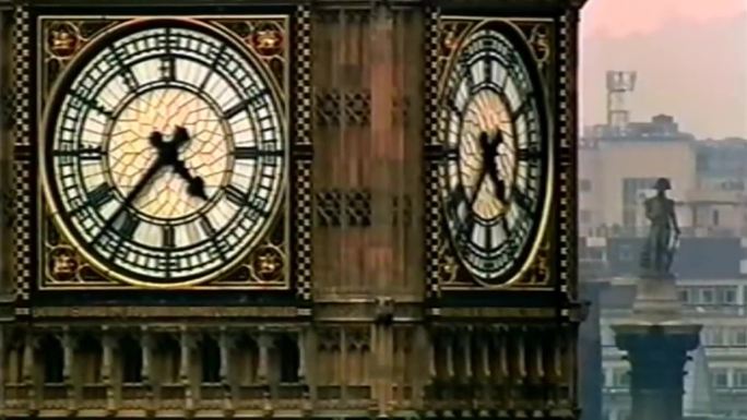 上世纪英国大本钟、钟内部、人工发条