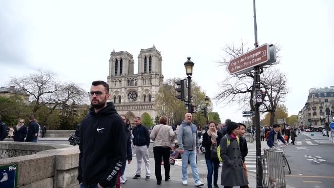 巴黎圣母院街景