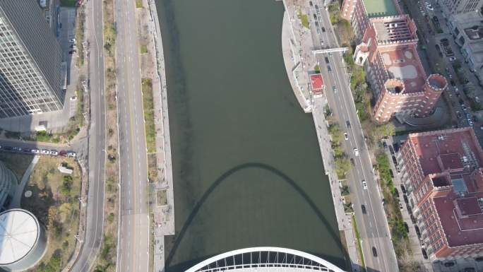 4K航拍俯瞰海河沿岸大沽桥