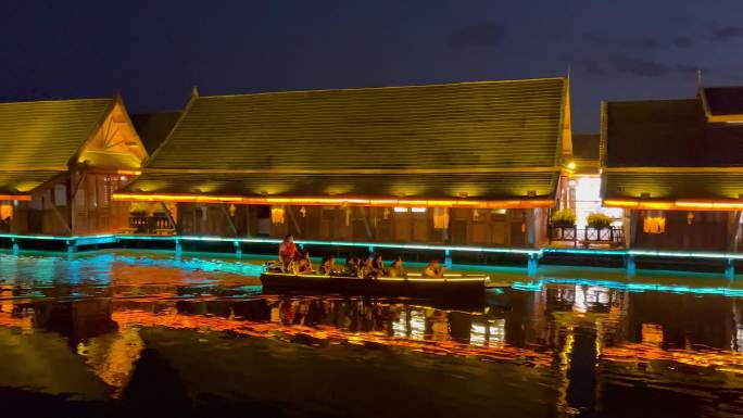 西双版纳湄公河水上市场夜景游艇