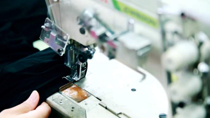 服装生产车间缝纫机服装展厅时装生产服装工