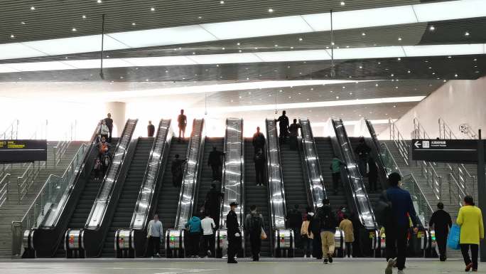 大型机场地铁进出口自动扶梯