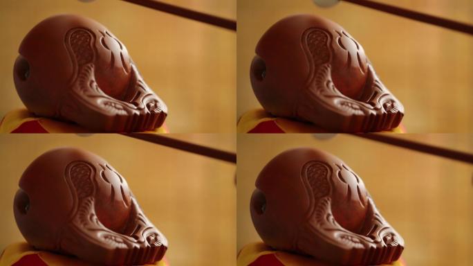 念佛敲木鱼特写