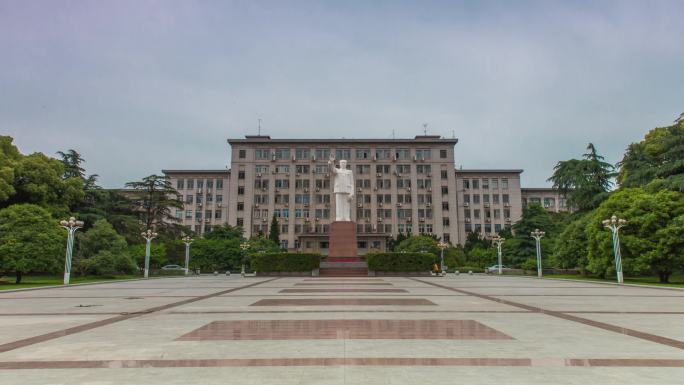 华中科技大学毛主席雕塑大范围