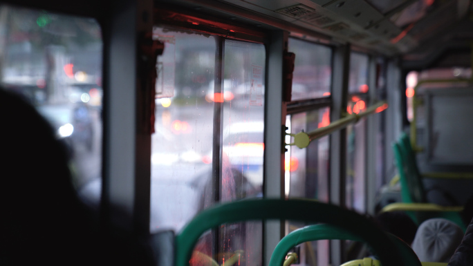 【4K】上下班下雨天公交车窗外忧伤伤感