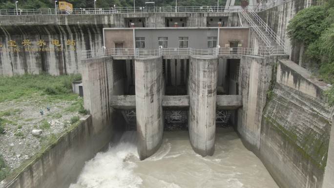 高峡出平湖电站大坝蓄水环保能源