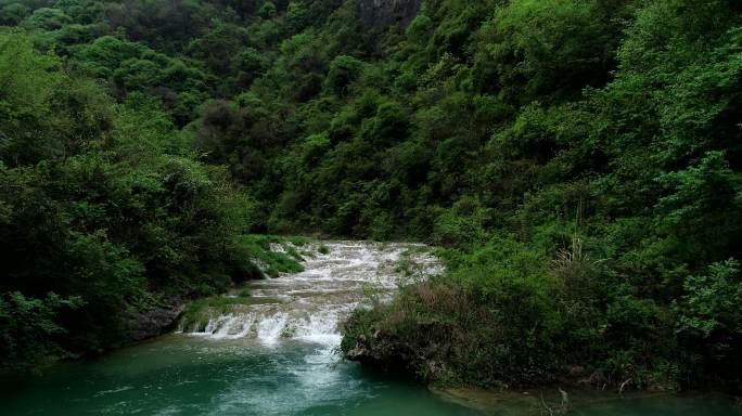 航拍襄阳南漳小南河水库青山绿水