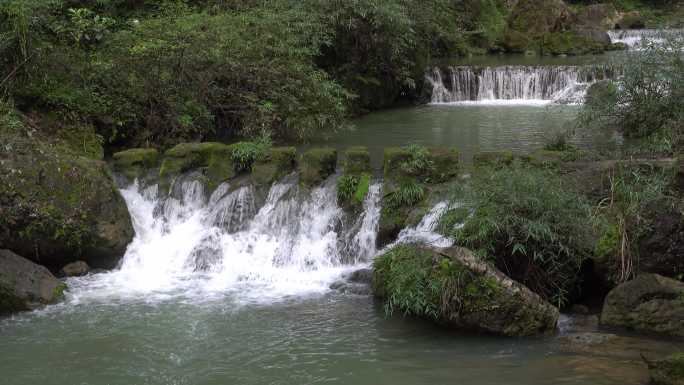 湖北宜昌三峡大瀑布风景