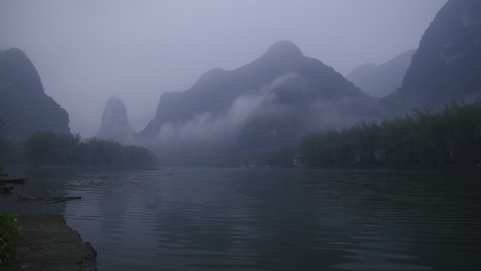 山水江河流域河山河流山雾雨天风景