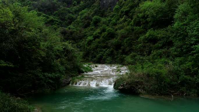 航拍襄阳南漳小南河水库青山绿水