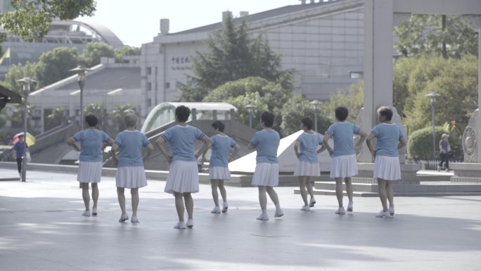 4K杭州公园老人跳舞
