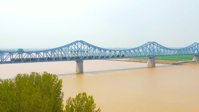 高铁穿越黄河火车黄河大桥