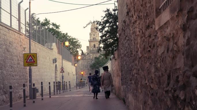 耶路撒冷老城内傍晚街头景色