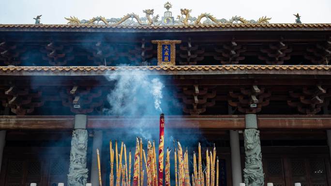 香炉 烧香 香火旺盛 祈祷 祈福 寺庙