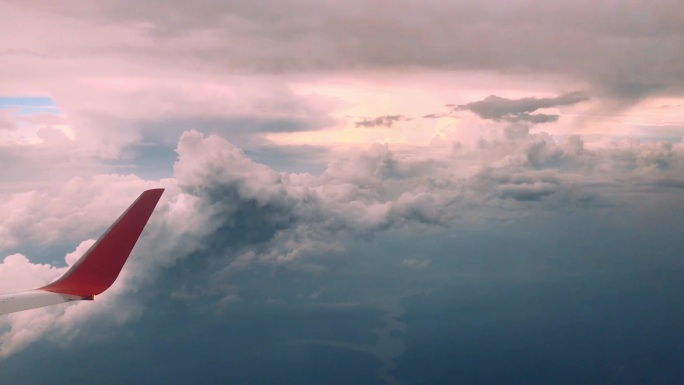 飞机云层天空
