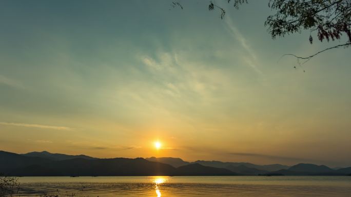 日出延时太阳山山脉