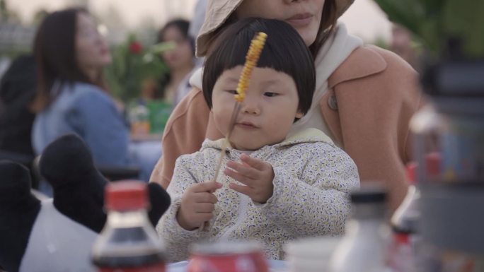 春天户外烧烤野炊露营