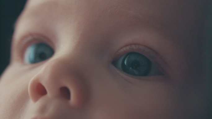 婴儿眼睛特写宝宝幼童眼神眼部童真眼神好奇