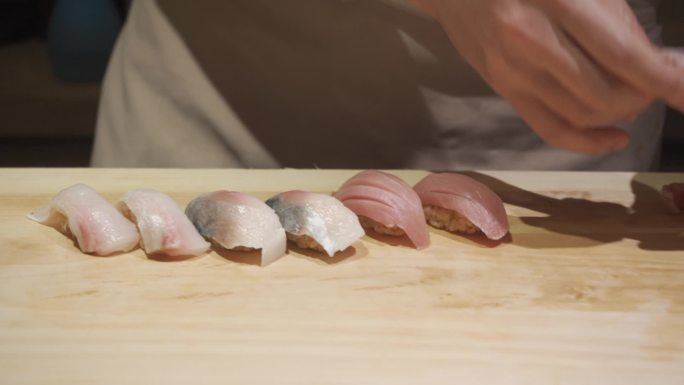 日式日料日本料理日餐馆厨师制作鱼生寿司b
