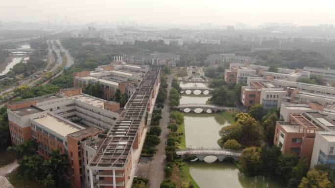 航拍广州中医药大学校园