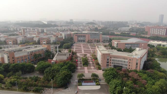 航拍广州中医药大学校园