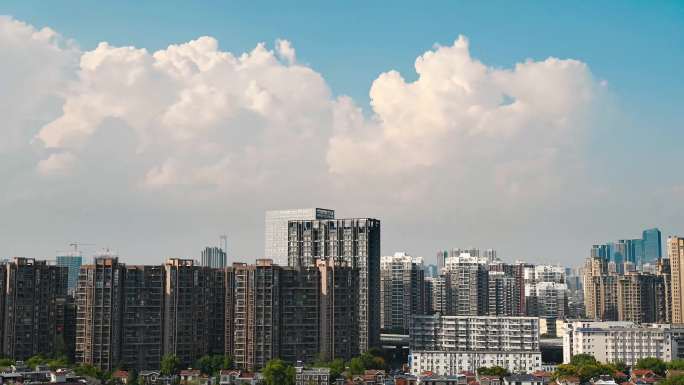 夏天城市延时摄影，武汉的蓝天白云
