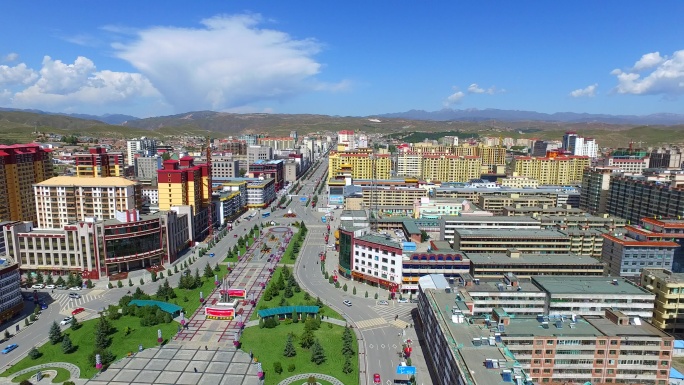 甘南州合作市区航拍