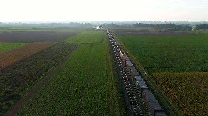 货运列车中欧班列进出口贸易物流基地
