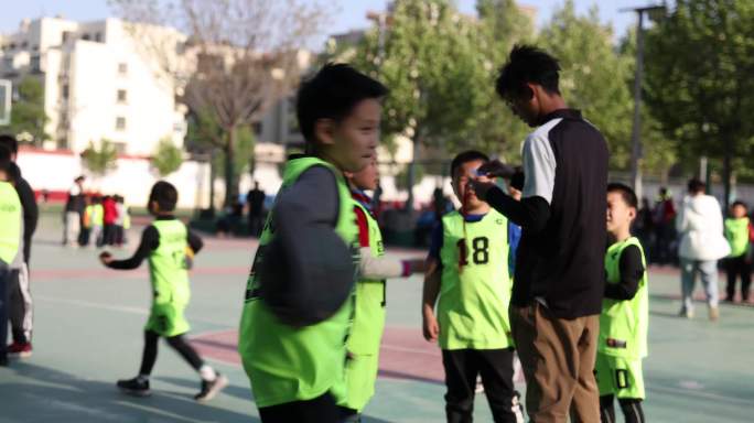 4k-校园儿童打篮球