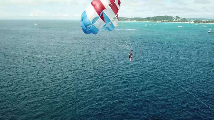 绝美海岛拖曳伞航拍素材
