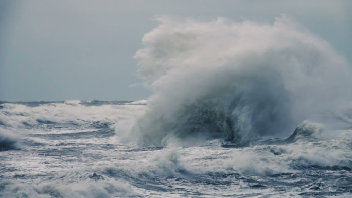 海浪冲击