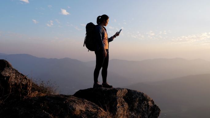 远足女子爬山登山女性女人女士女孩