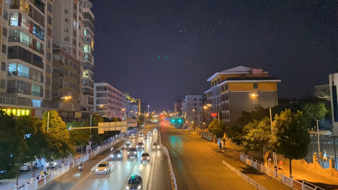 城市夜景车流延时夜景延时车流人流