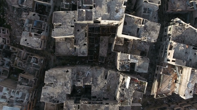 轰炸后废墟房屋鸟瞰图