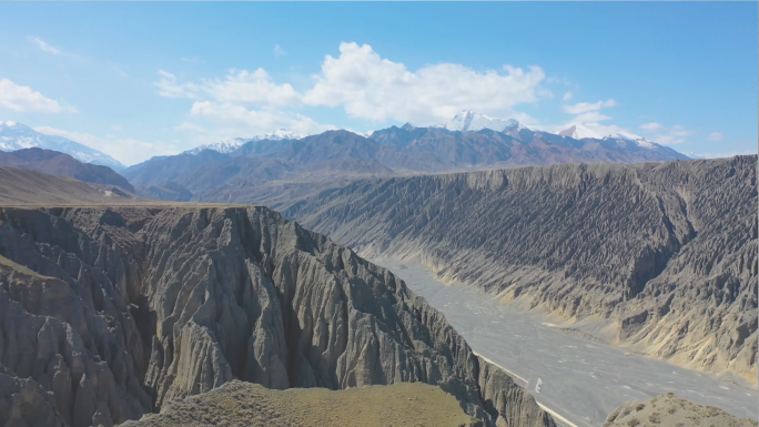 新疆旅游地-独山子大峡谷
