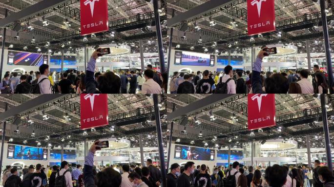 上海车展拥挤的人群车展展示看展览的人群