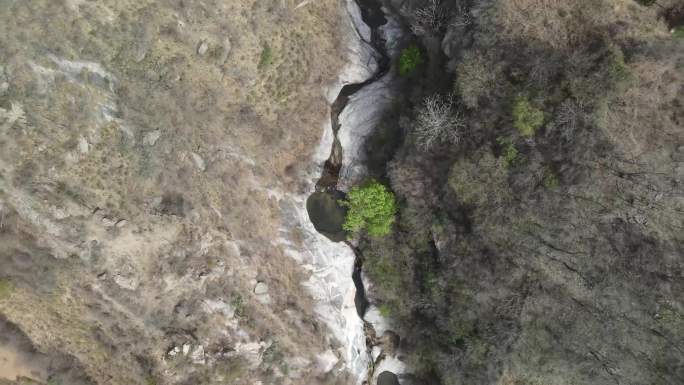 太行山山沟泉水仙女湖