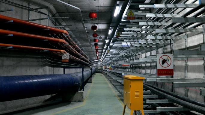 【4K】智慧城市地下综合管廊壮观实拍管线