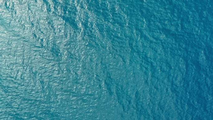 深蓝色清澈海水俯拍俯视俯瞰海浪波纹涟漪