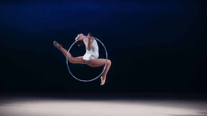 艺术体操运动员升格奥运会健身铁环呼啦圈励