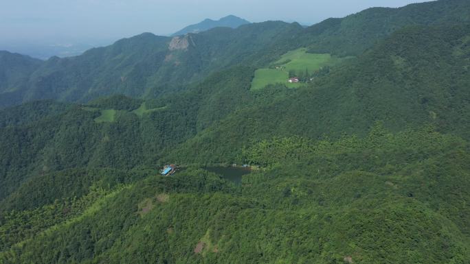 山山上航拍