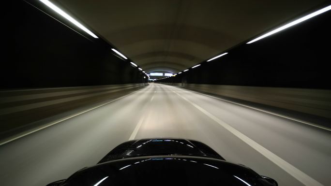 隧道穿梭时光穿越岁时空光速快速超速