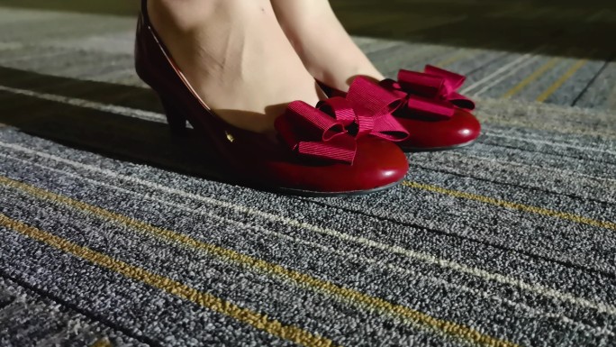 【原创-5个】红色高跟鞋-行走-女性