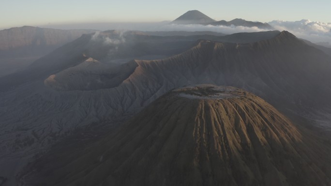 布罗莫火山