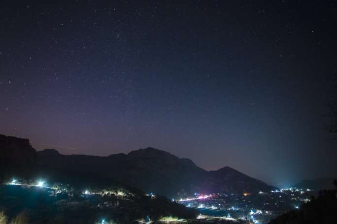 青岛崂山区青山渔村的星空夜景