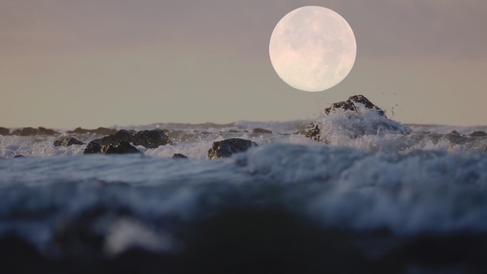 热带沙滩上海浪的慢运动