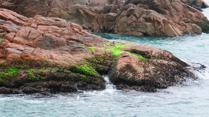 4K海岛海岸浪花岩石无人岛船