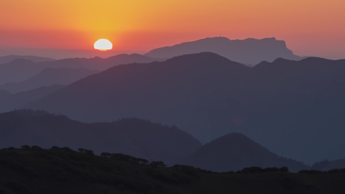 日出群山