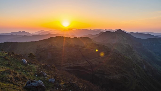 轿顶山观峨眉山日出贡嘎山日落