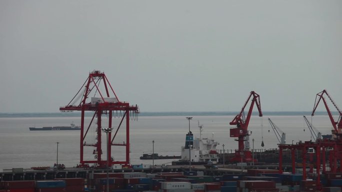 港口货轮运输拍摄